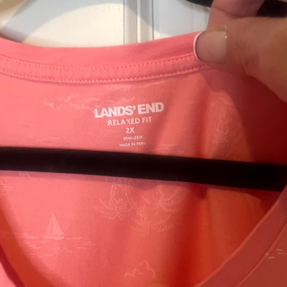 Lands' End Coral tropical V-Neck Tee 2x - Picture 2 of 2